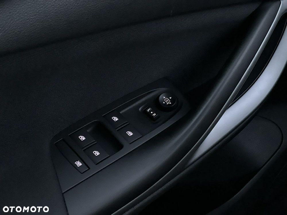 Opel Astra 1.6 CDTI Dynamic S&S - 29