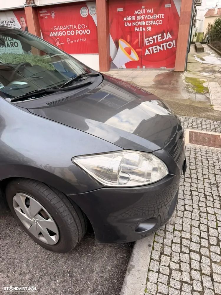 Toyota Auris 1.4 D-4D Comfort - 2