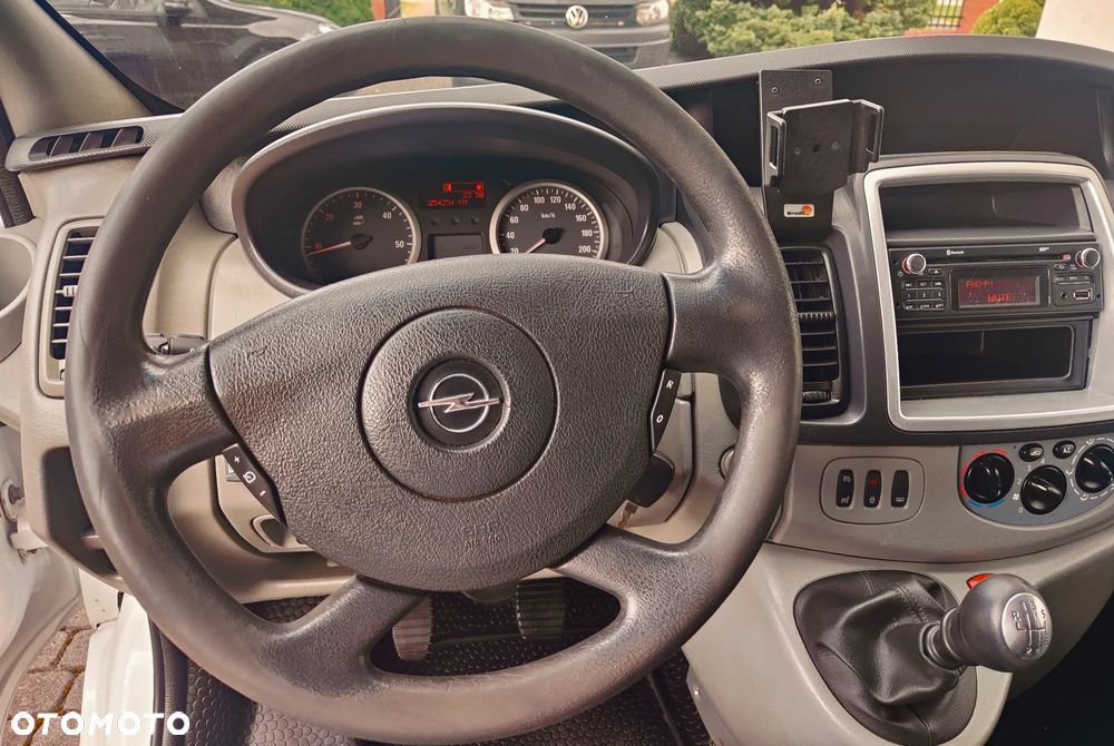 Opel Vivaro - 17