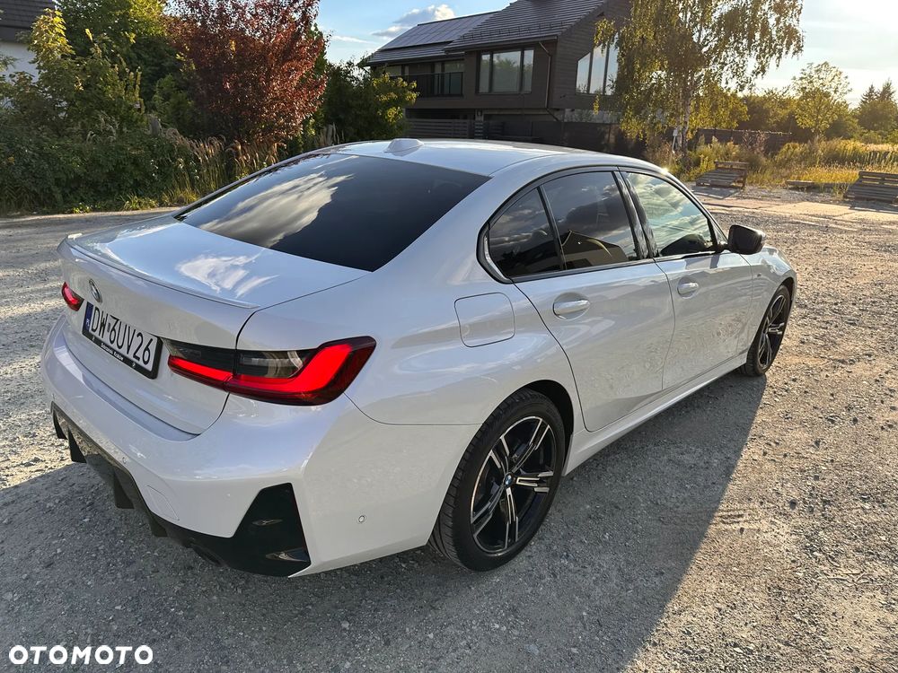 BMW 318I 2023 photo 4