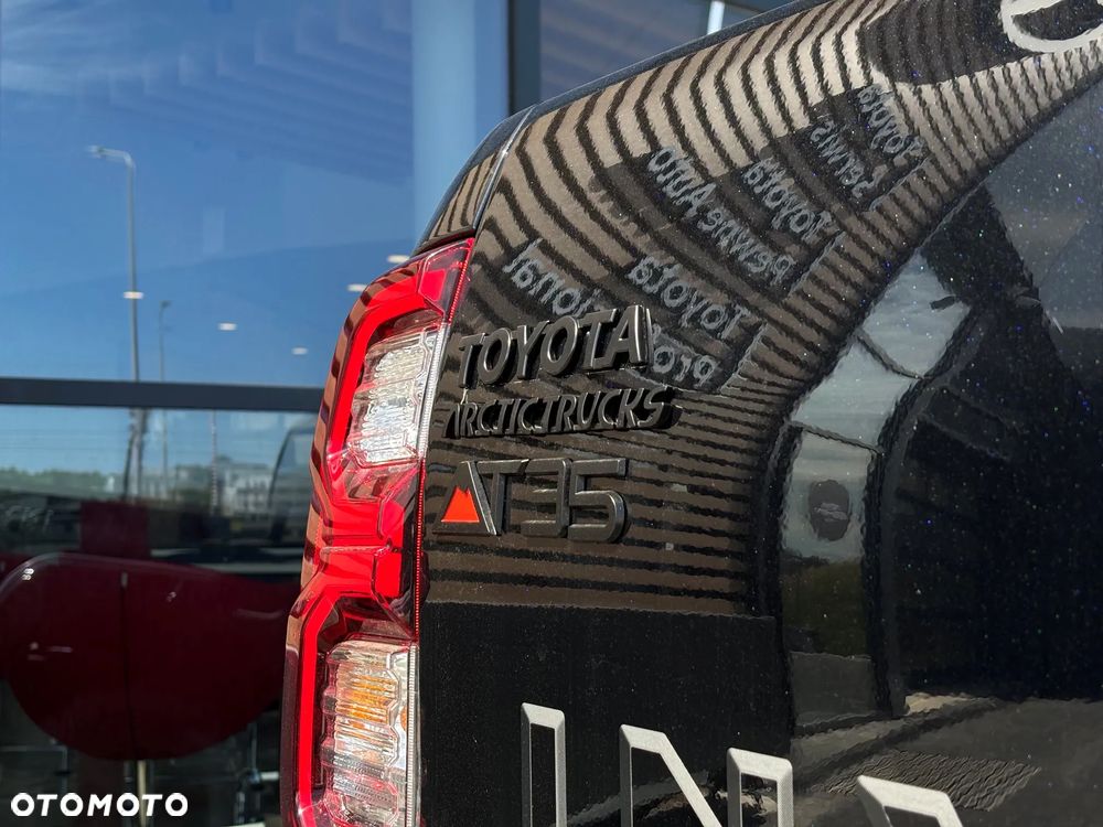 Toyota Hilux 2.8 D-4D Double Cab Invincible 4x4 - 12