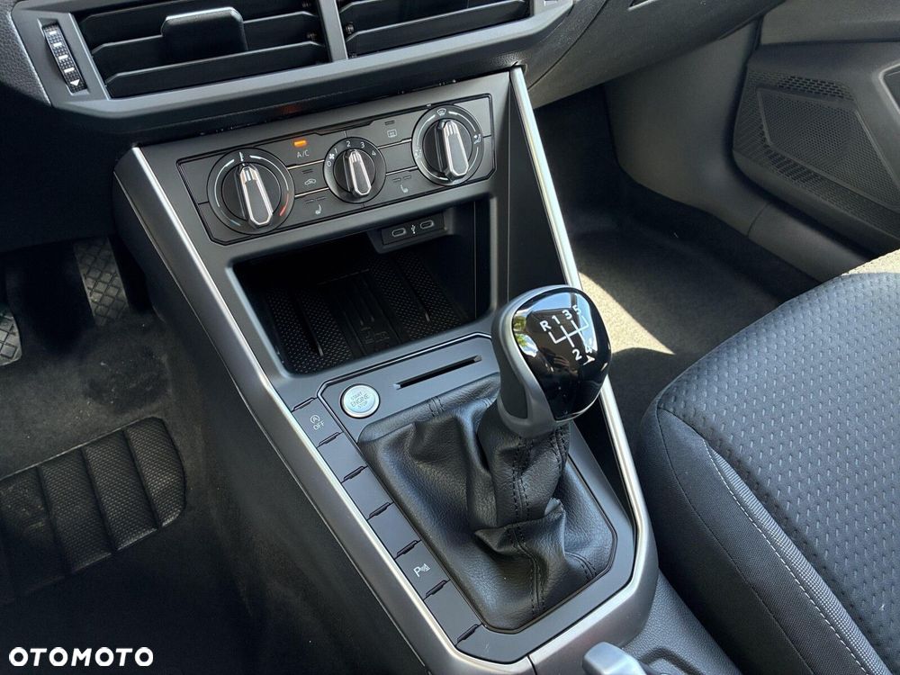 Volkswagen Polo - 24