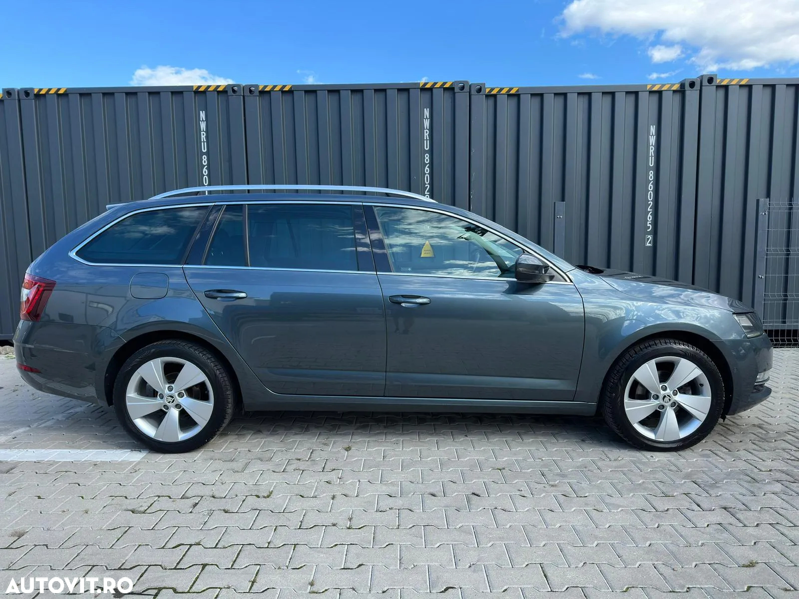 Skoda Octavia Combi Diesel 1.6 TDI Style - 6