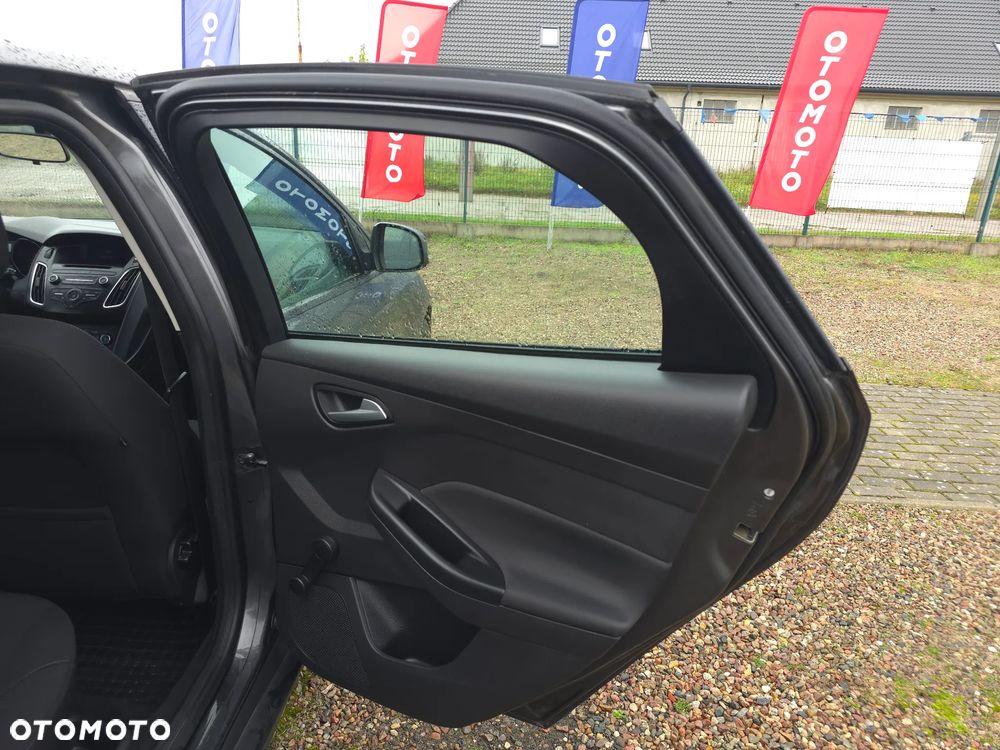 Ford Focus 1.6 Ambiente - 12
