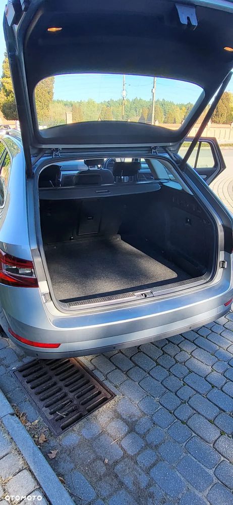 Skoda Superb 2.0 TDI Ambition DSG - 9