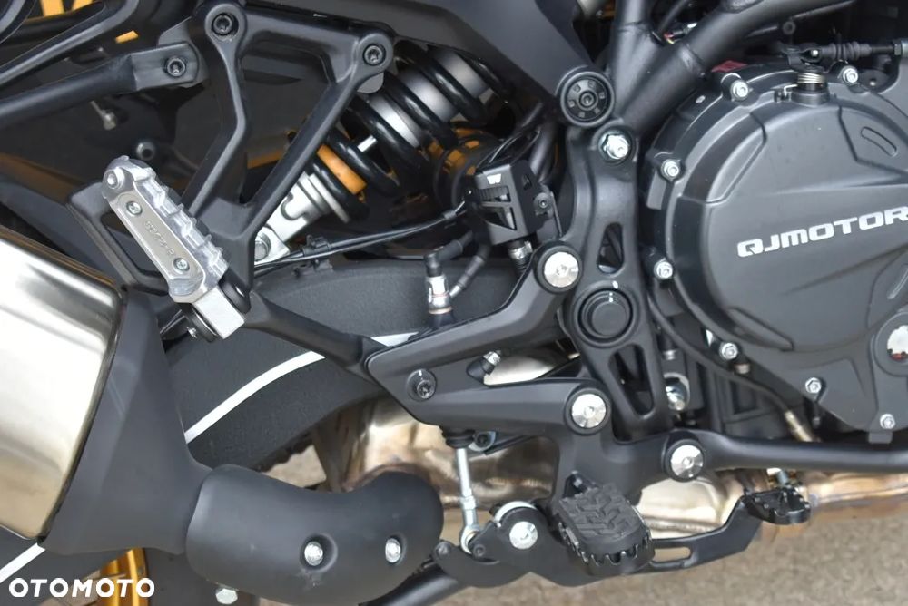 QJMOTOR SRT900SX - 32