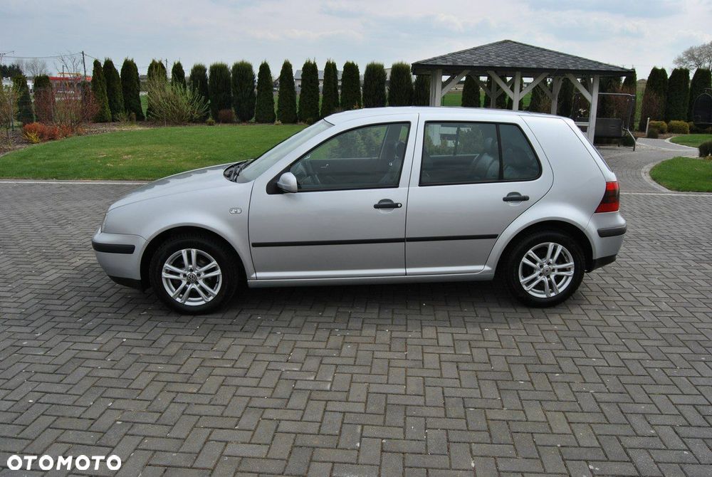 Volkswagen Golf 1.6 Comfortline - 16