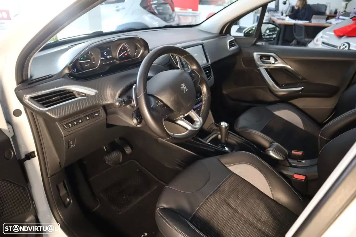 Peugeot 2008 1.6 e-HDi Allure 2-Tronic - 12
