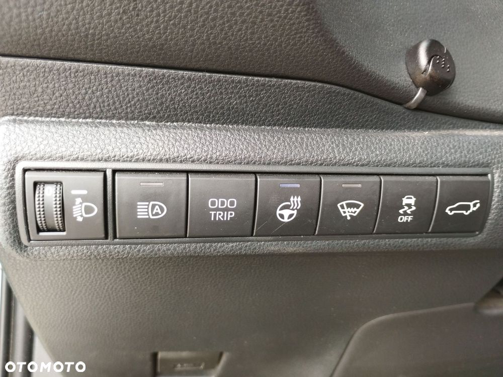 Toyota Corolla 1.8 Hybrid Style - 24
