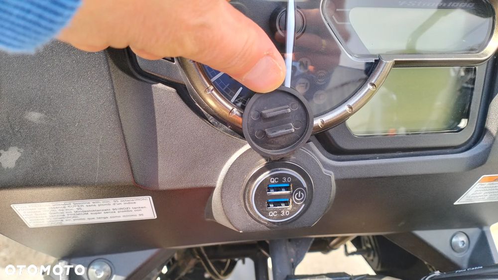 Suzuki V-STROM - 10