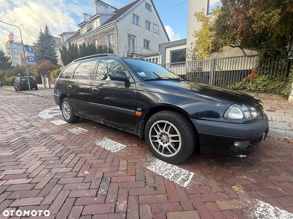 Toyota Avensis 2.0 Sol - 13