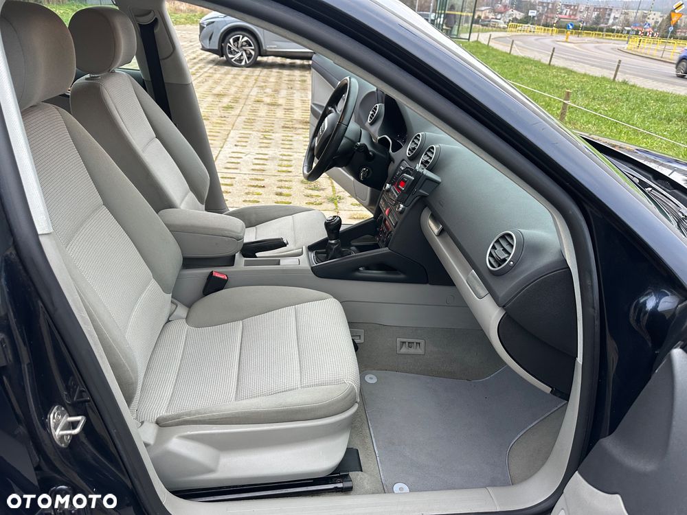 Audi A3 Sportback 1.8 TFSI Ambiente - 18