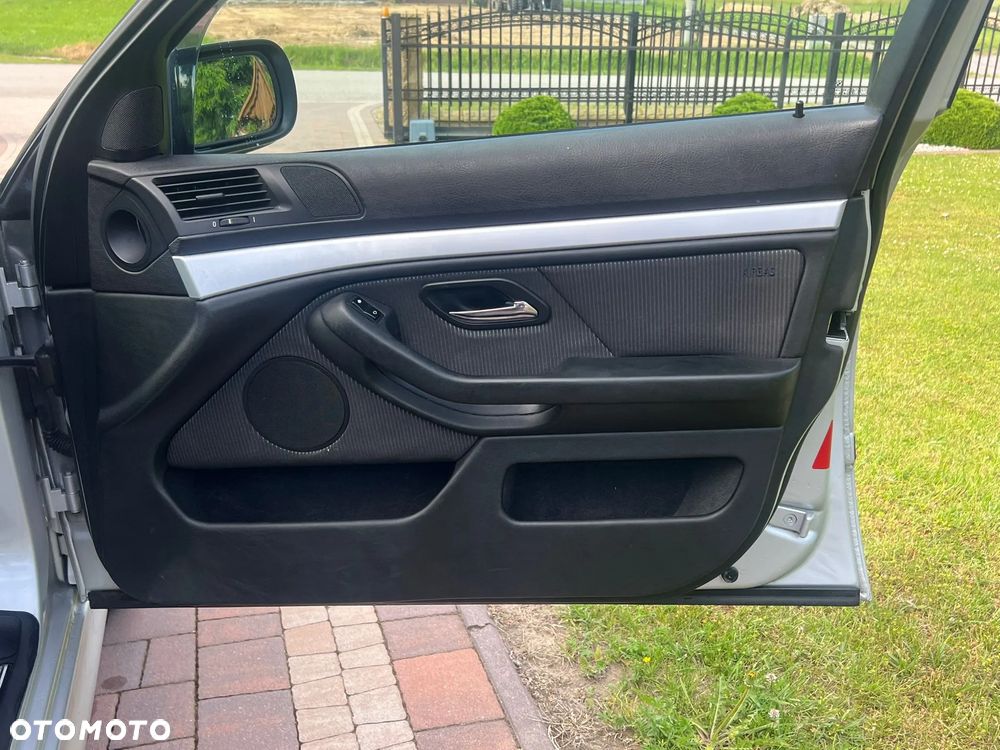 BMW Seria 5 520i Touring Edition Exclusive - 21