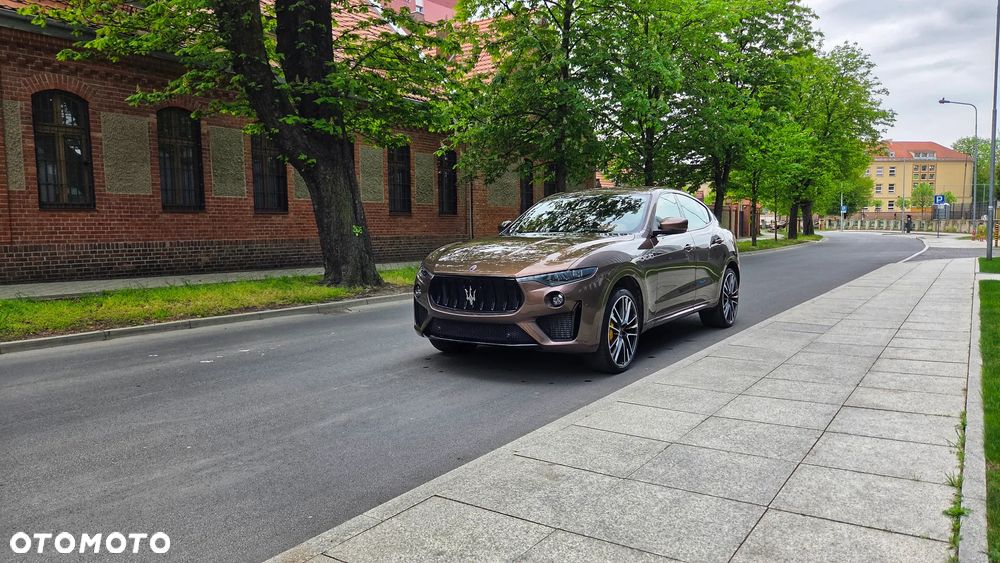 Maserati Levante GTS - 22