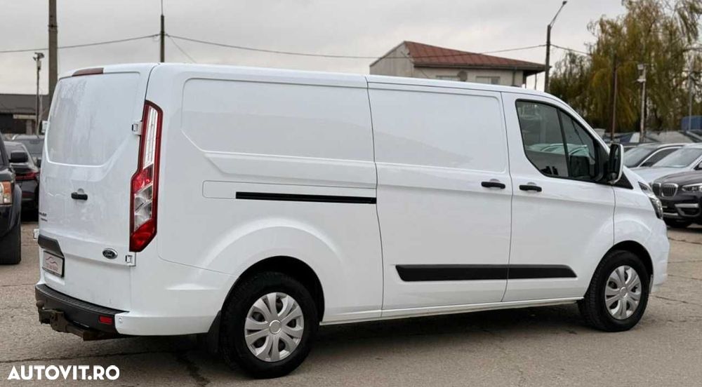 Ford TRANSIT CUSTOM - 9