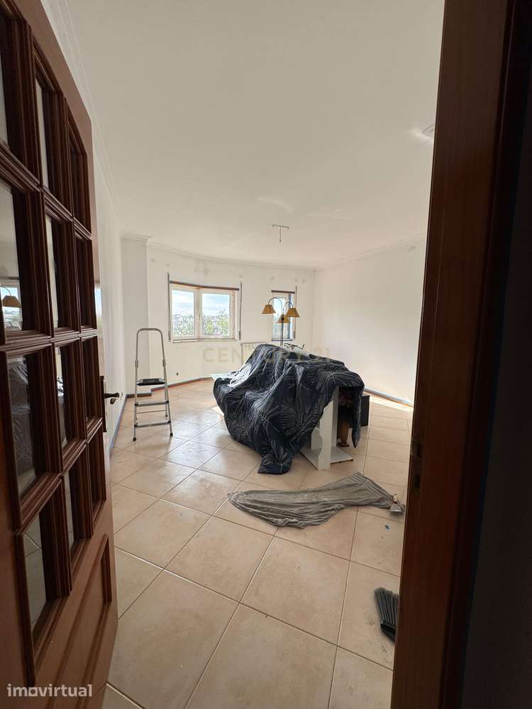 Apartamento Central com Luz Natural e Proximidade a Serviços - Grande imagem: 4/8