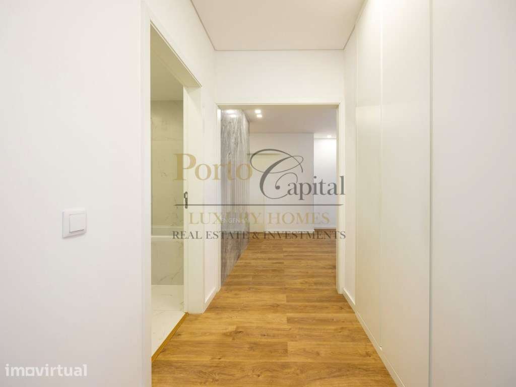 VENDE-SE APARTAMENTO T4 RENOVADO NA BOAVISTA - Grande imagem: 2/38