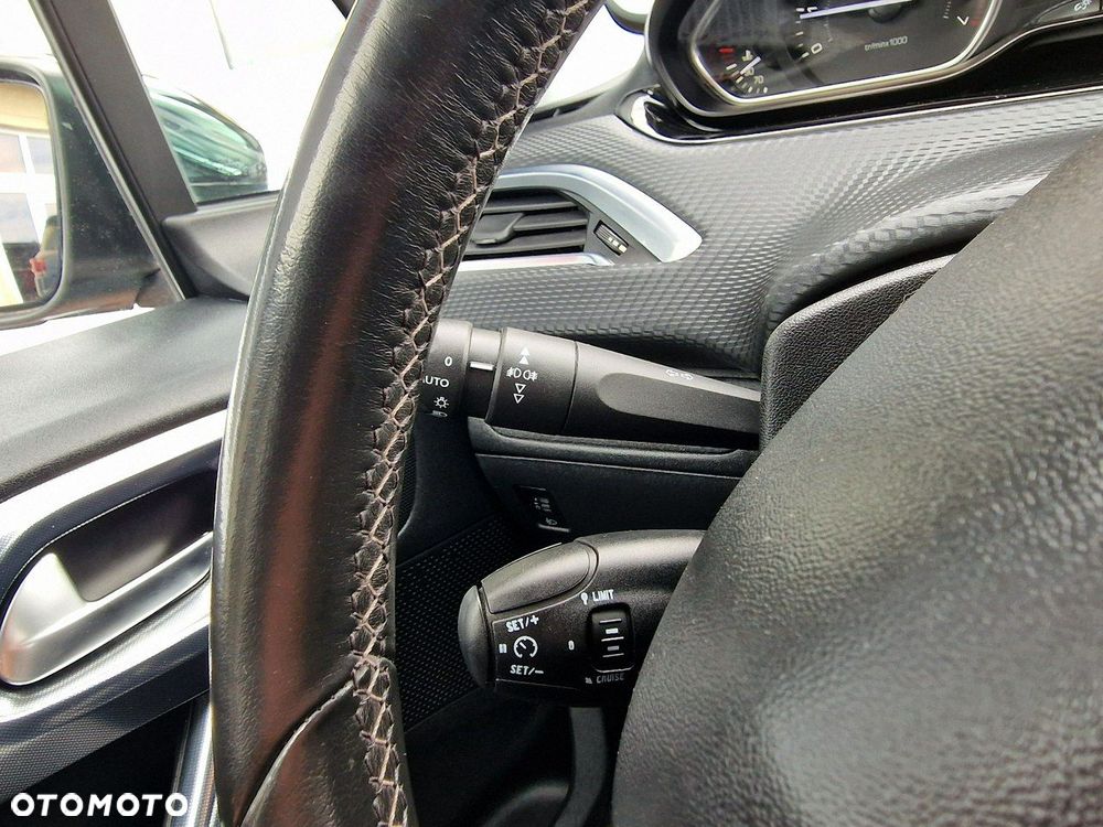 Peugeot 2008 1.6 VTi Allure - 35