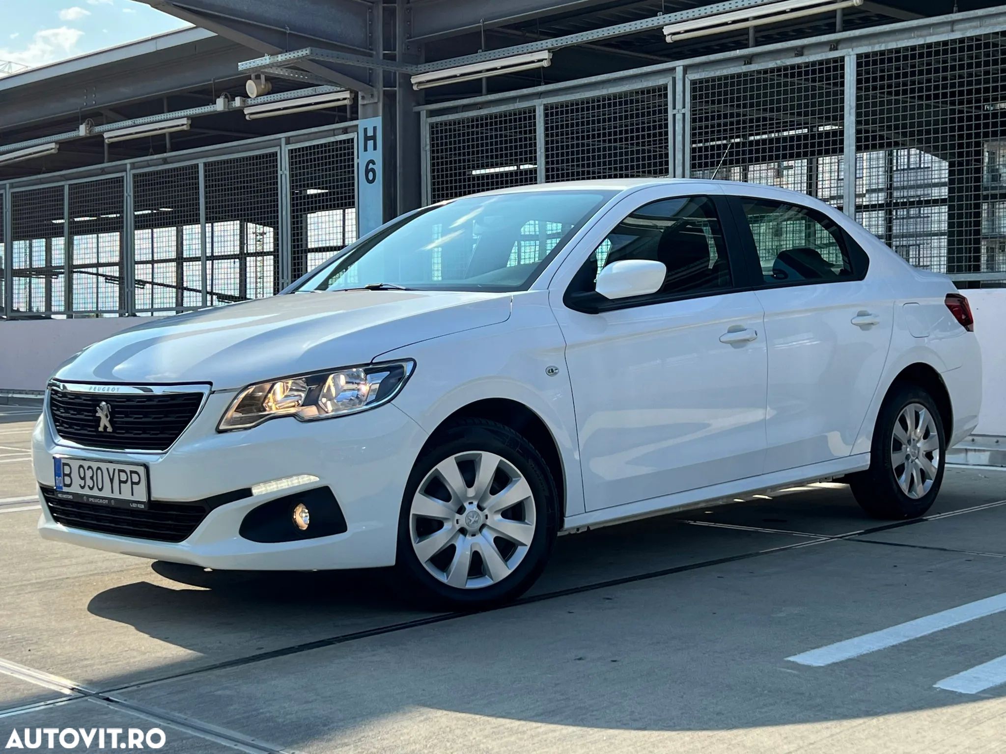 Peugeot 301 1.5 BlueHDI FAP Active - 1