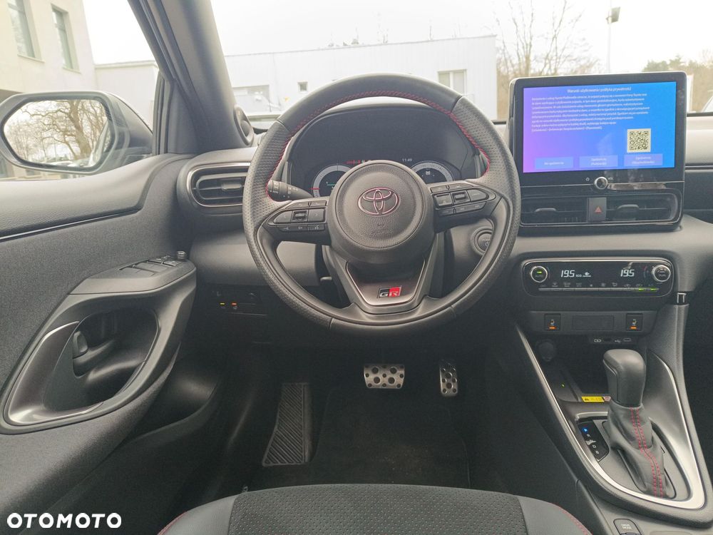 Toyota Yaris - 12