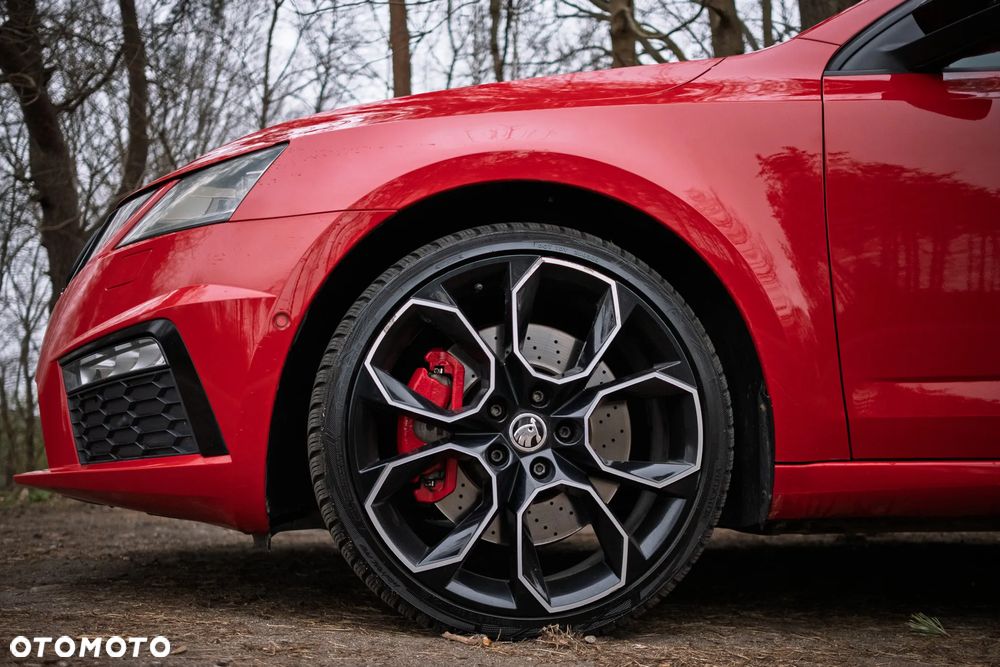 Skoda Octavia 2.0 TSI RS Challenge 245 DSG - 9