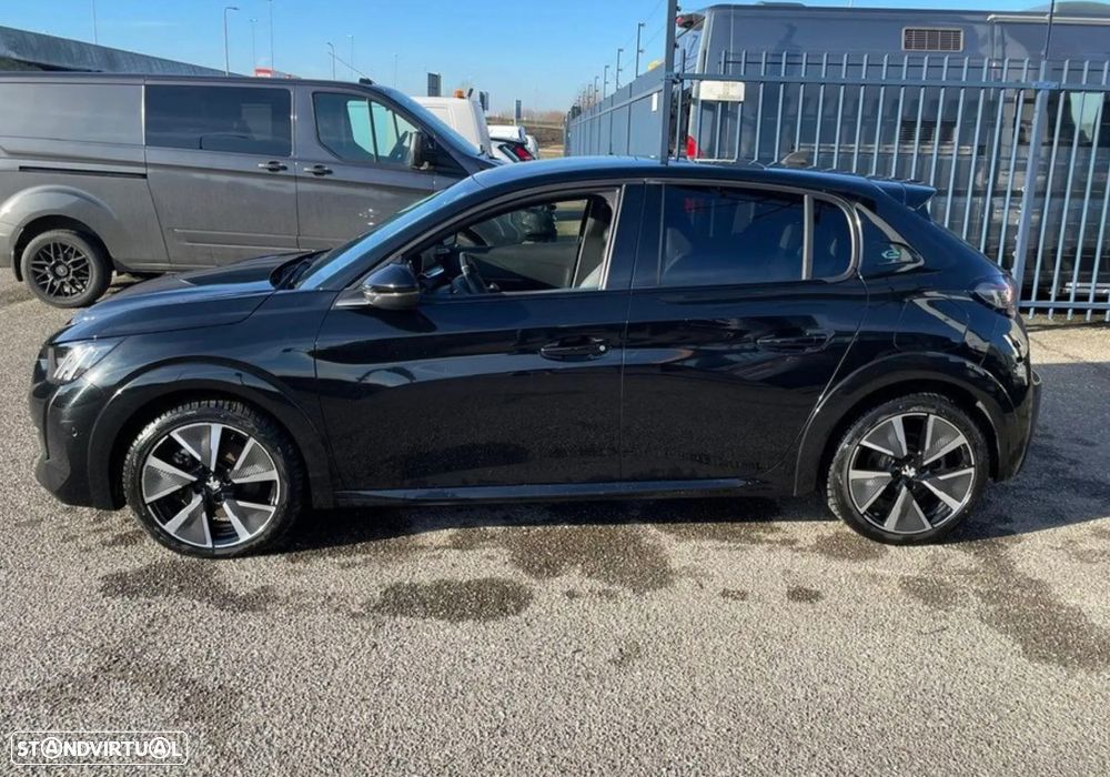 Peugeot e-208 GT - 5