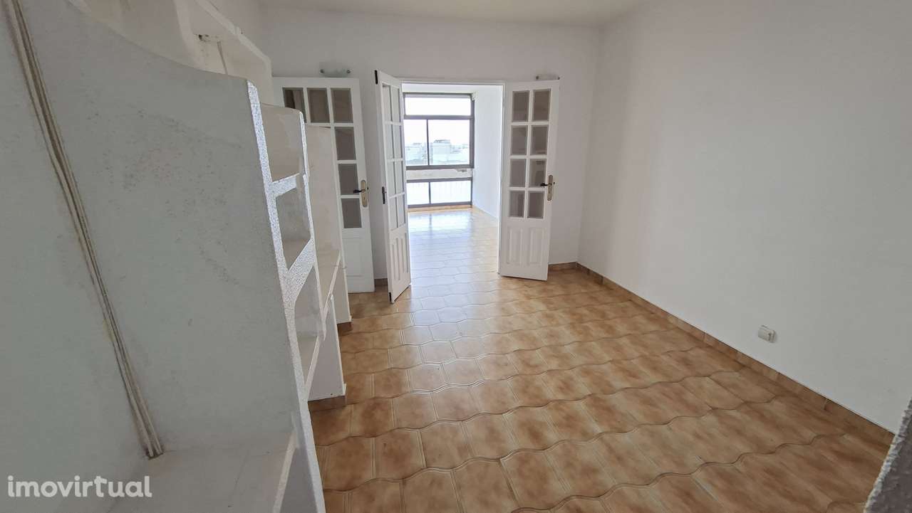 Apartamento T3 com 100m² em Santo António da Charneca - Grande imagem: 2/14