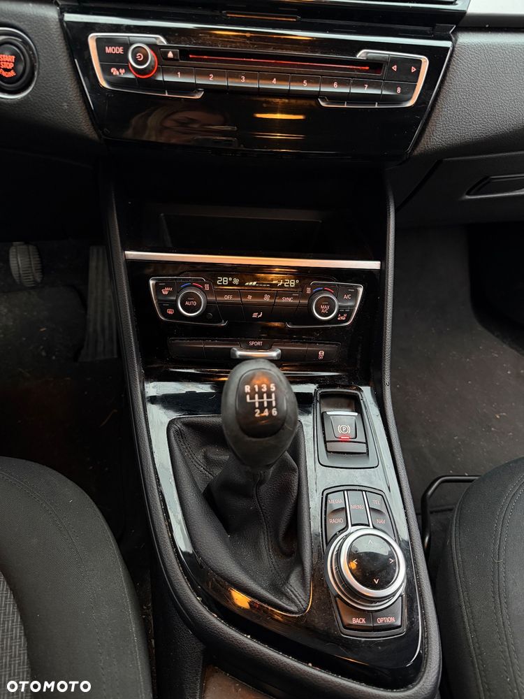 BMW Seria 2 216d - 11