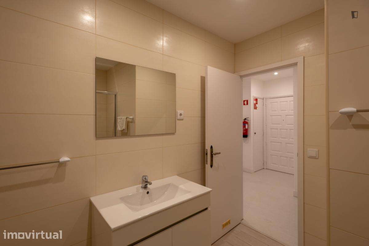 Apartamento com 1 quartos - localizado em Campanhã Porto - Grande imagem: 2/6