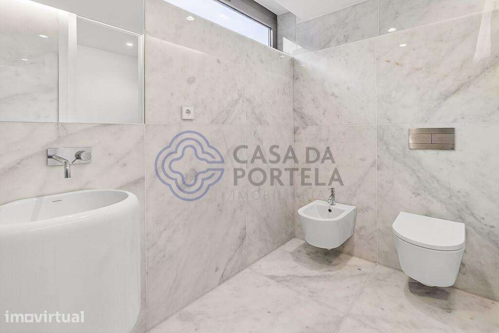 Moradia T3 Nova com Elevador, 195 m2 de Jardim e Garagem | Boavista - Grande imagem: 3/38