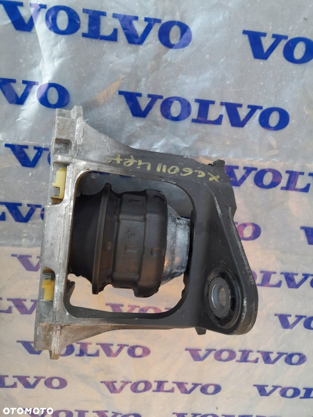 ŁAPA PODUSZKA 32298661 VOLVO XC60 II LIFT 2.O B5B 22R - 2