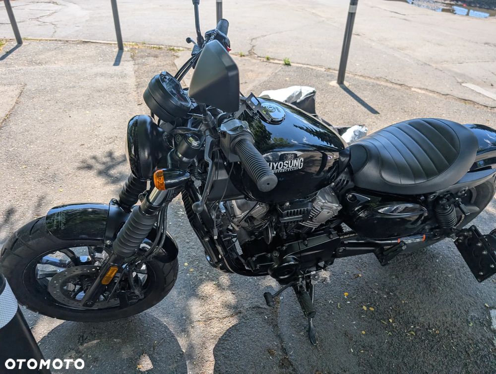 Hyosung GV - 8