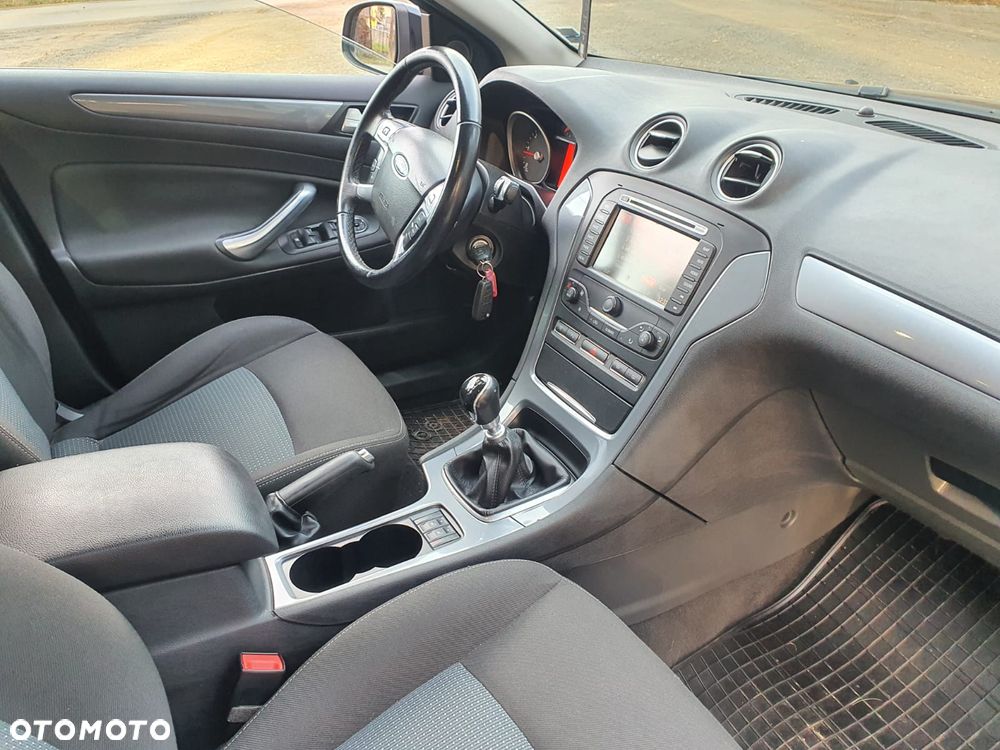 Ford Mondeo 1.6 TDCi Champions Edition - 9