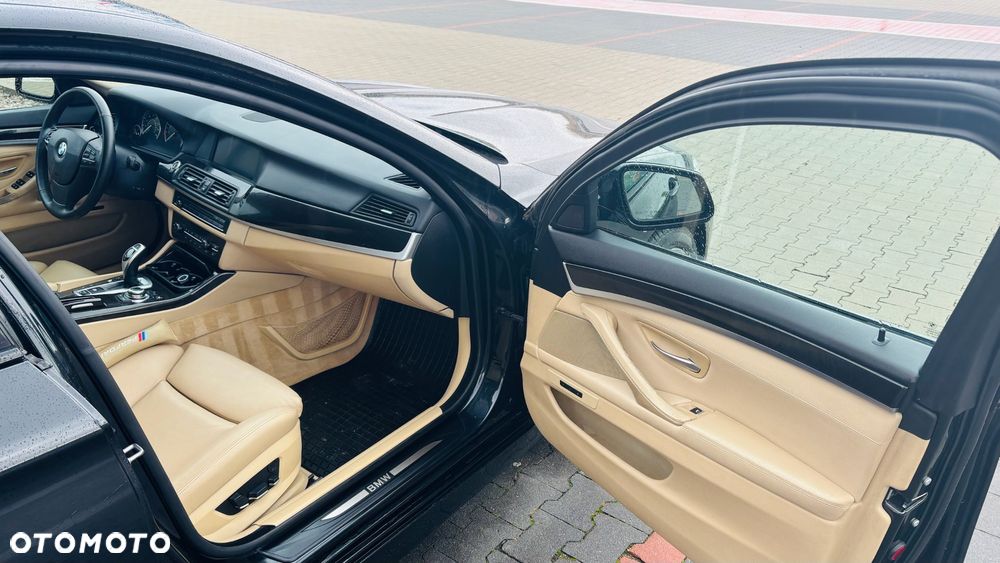 BMW Seria 5 535i xDrive - 12