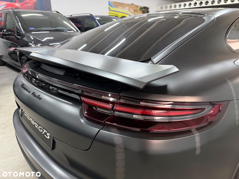 Porsche Panamera Turbo - 17