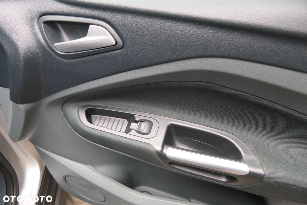 Ford C-MAX 1.6 Ti-VCT Titanium - 28