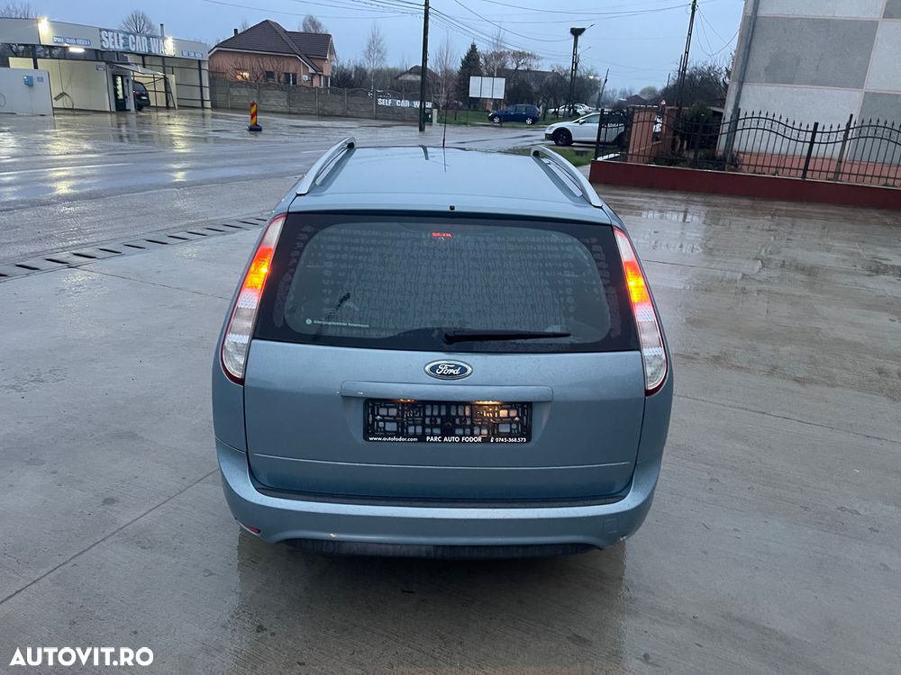 Ford Focus Turnier 1.6 TDCi DPF SYNC Edition - 16