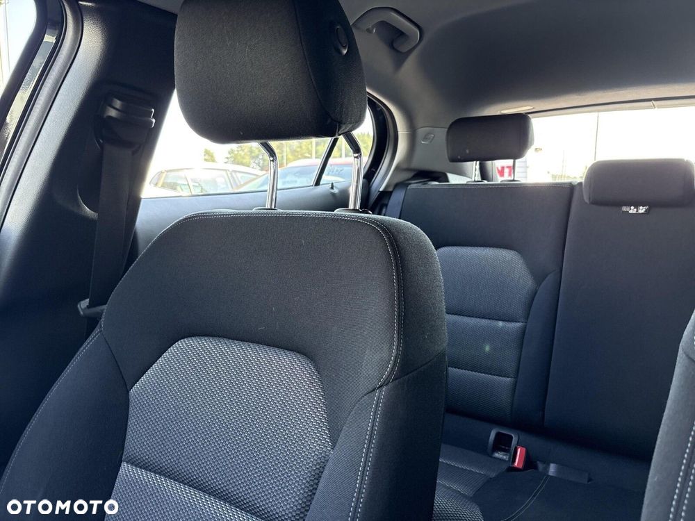 Mercedes-Benz GLA 180 7G-DCT - 14