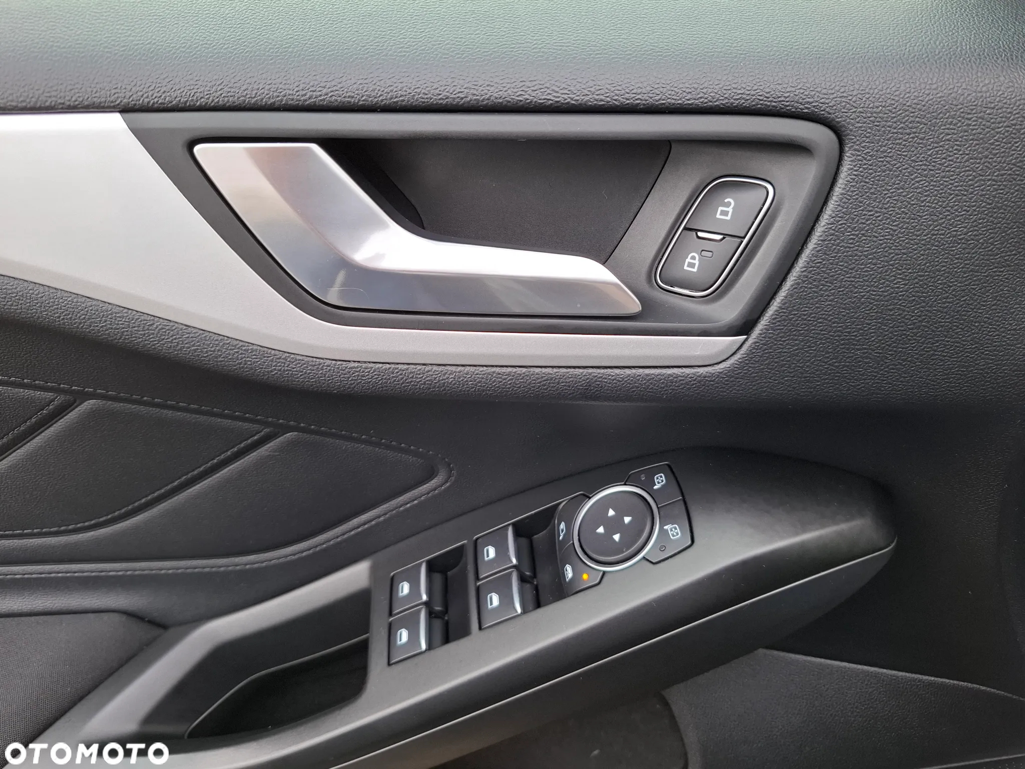 Ford Focus 2.0 EcoBlue Titanium - 13