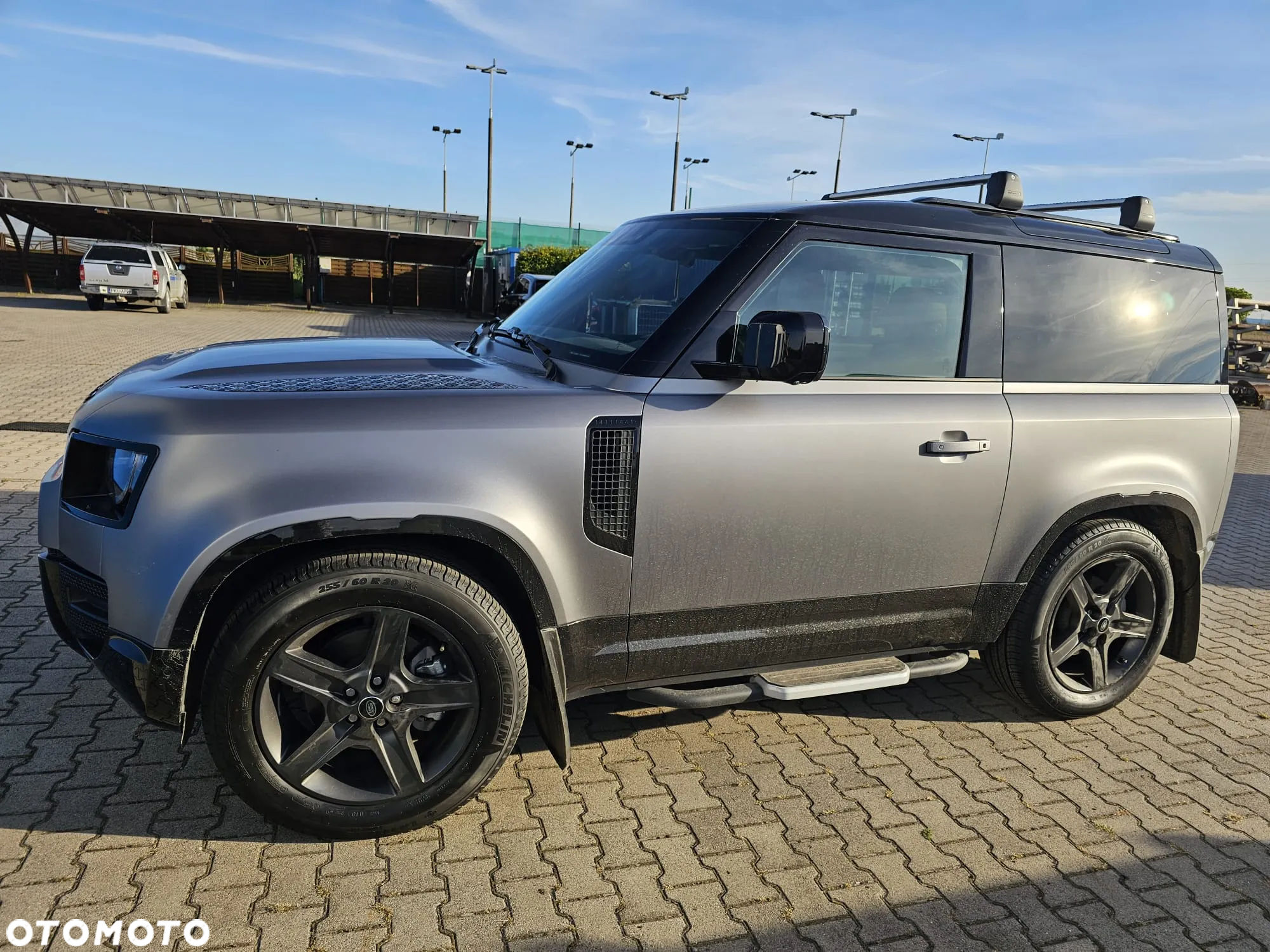 Land Rover Defender - 9