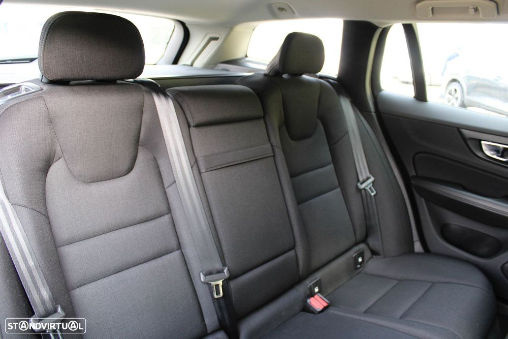 Volvo V60 2.0 D3 - 44