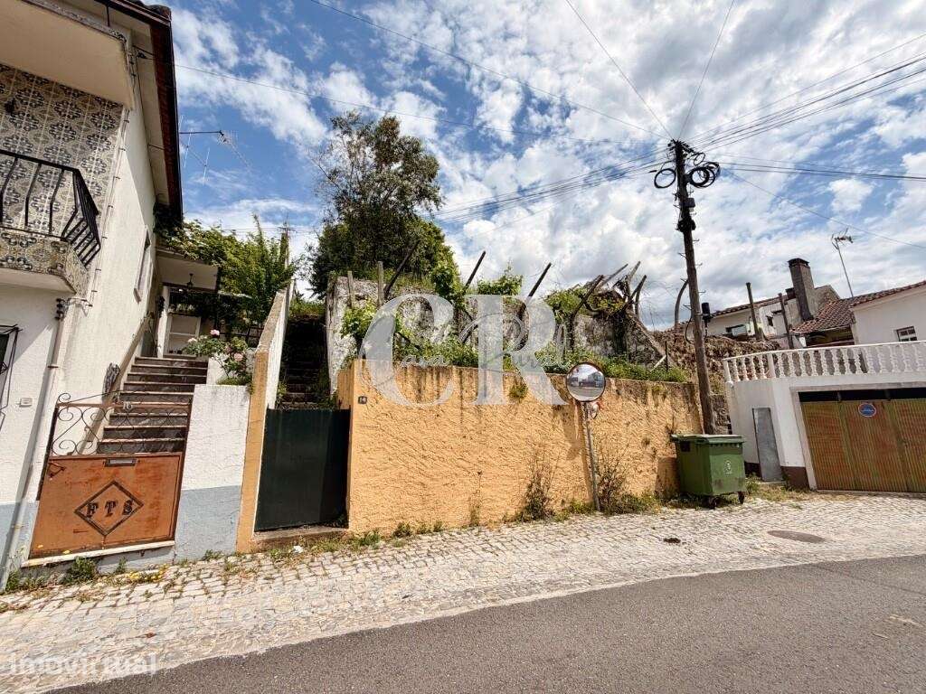 Terreno Urbano com Excelente Exposição Solar e Potencial de Construção - Grande imagem: 2/4