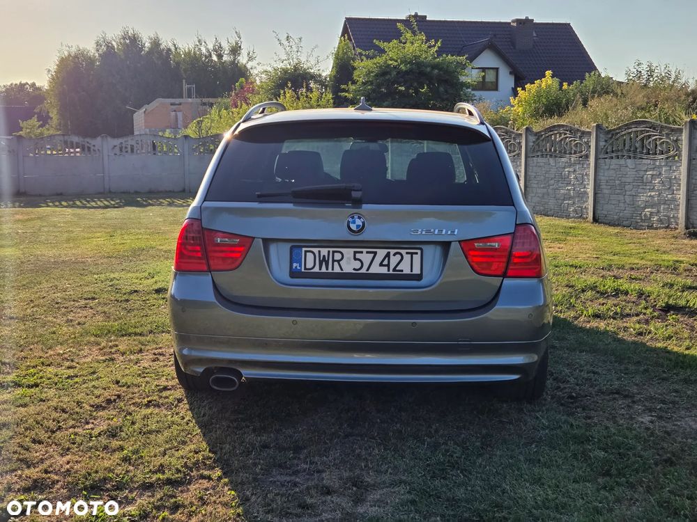 BMW Seria 3 320d DPF - 8
