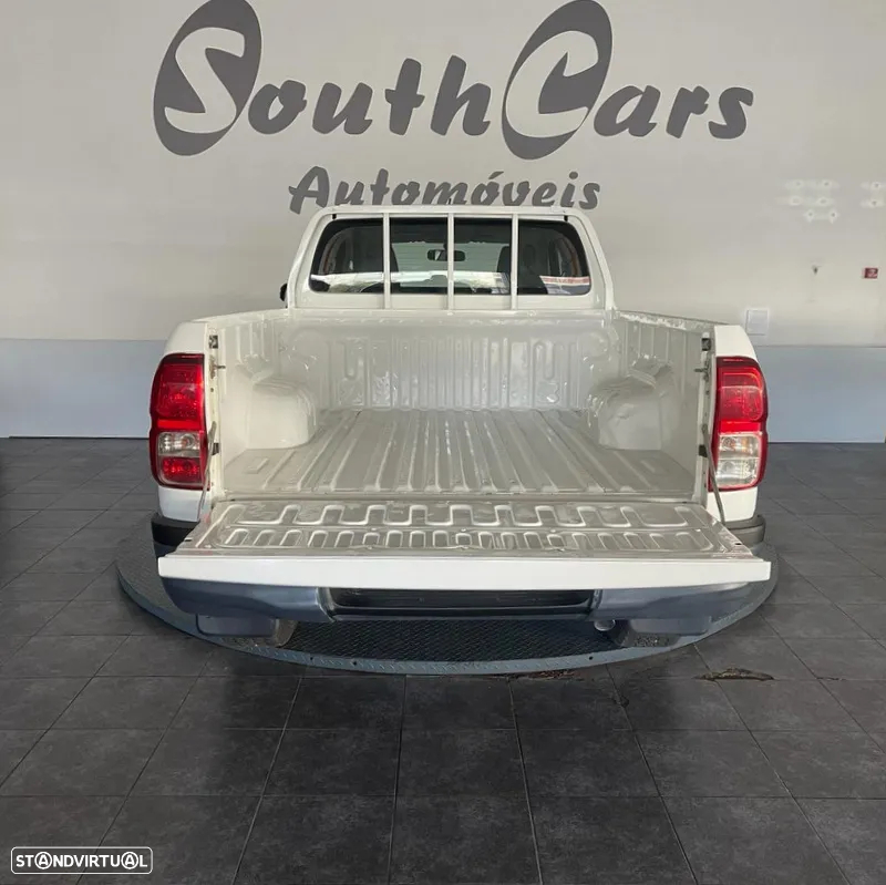 Toyota Hilux 2.4 D-4D 2WD CD - 5