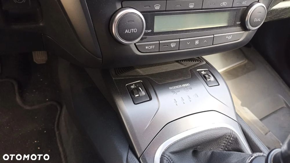 Toyota Avensis 2.0 D-4D Prestige - 4