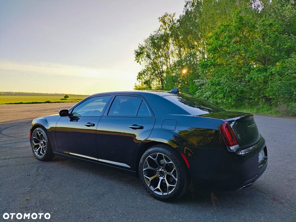 Chrysler 300s - 10