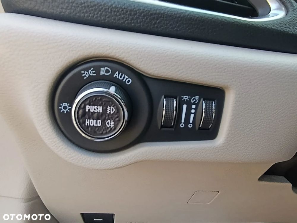 Chrysler Pacifica - 29