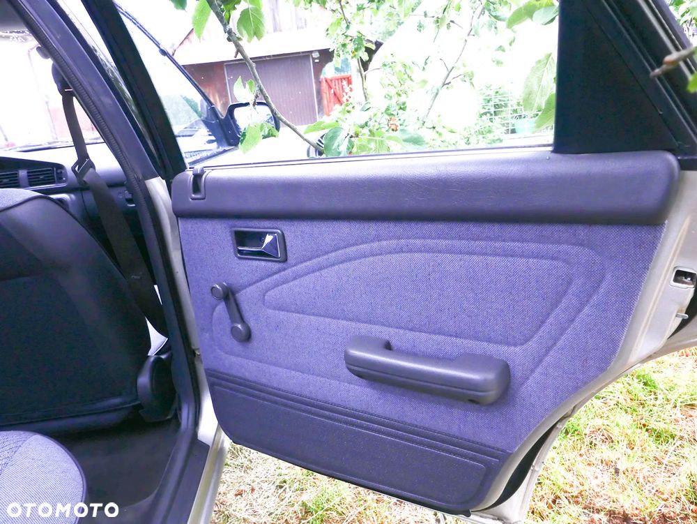 Mazda 626 2.0 D LX - 37