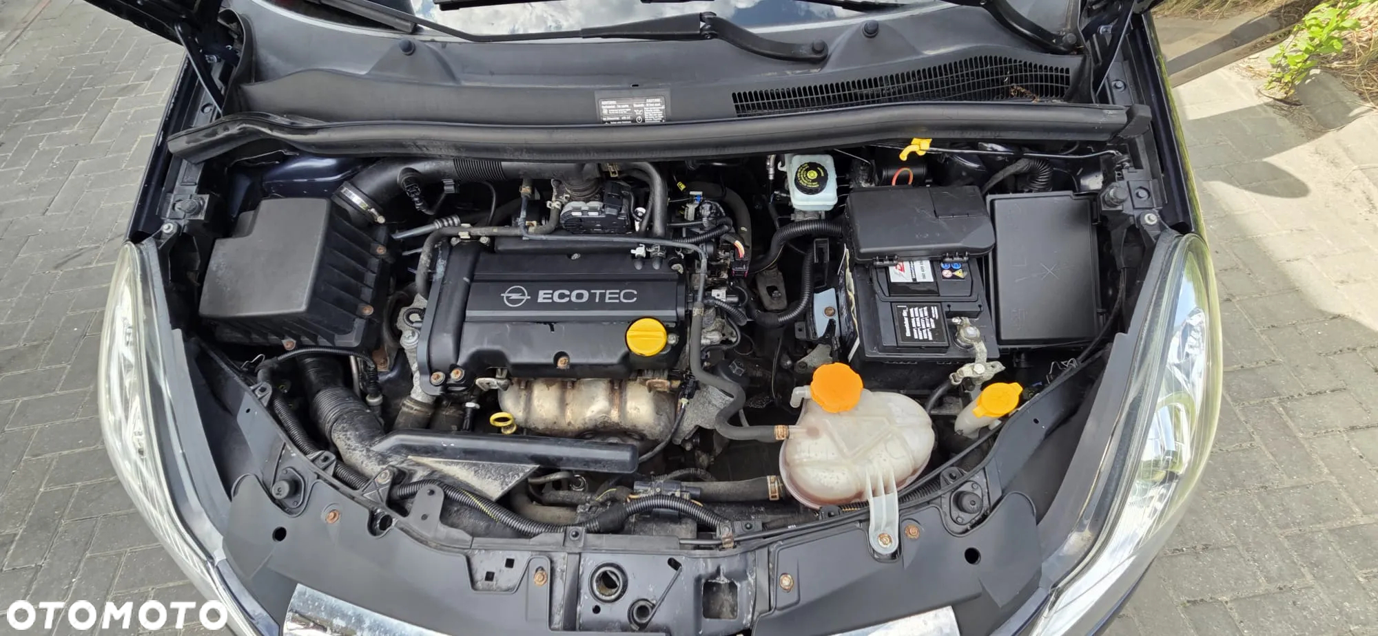 Opel Corsa 1.4 16V Cosmo - 39