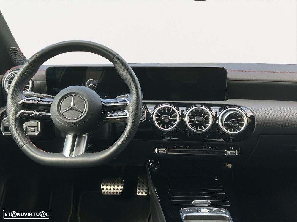Mercedes-Benz CLA 180 — fotografia 10